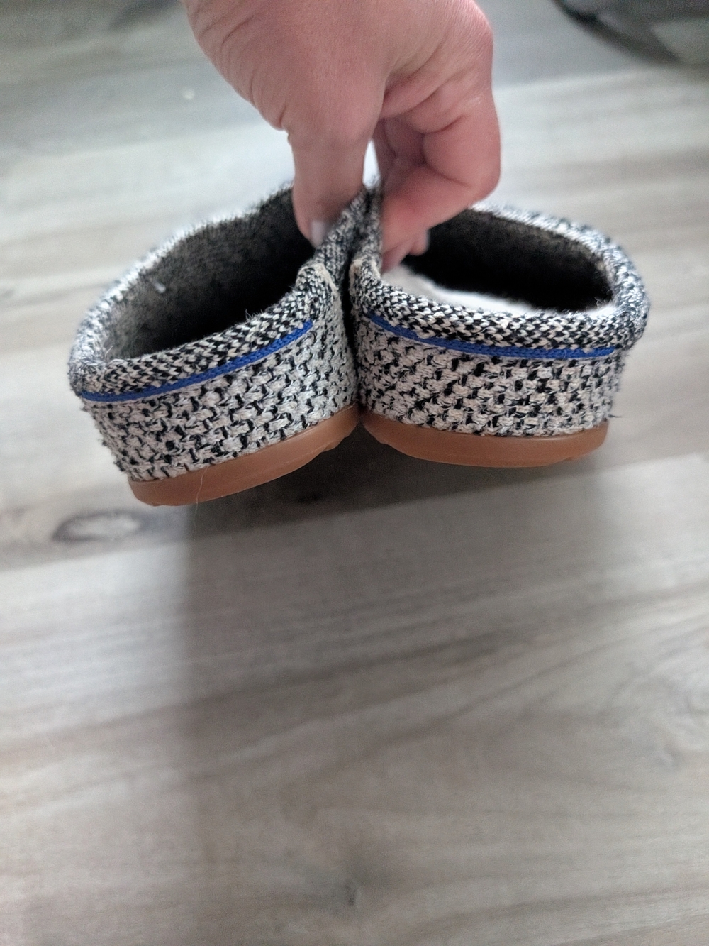 Rothy's The Cozy Clog In Cookies And Cream Boucle, Size 7 (S1) - Picture 4 of 9